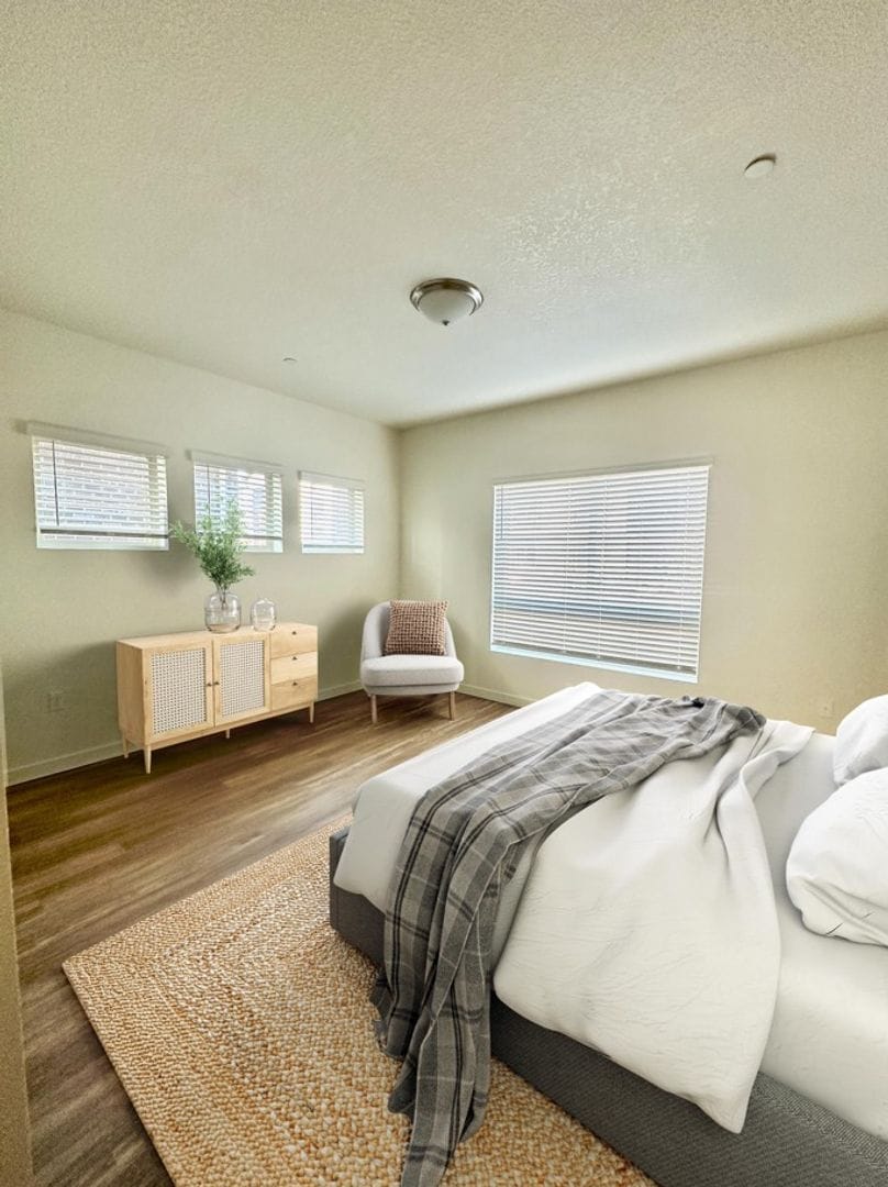 Interior Photo - 22025 NE HALSEY ST.