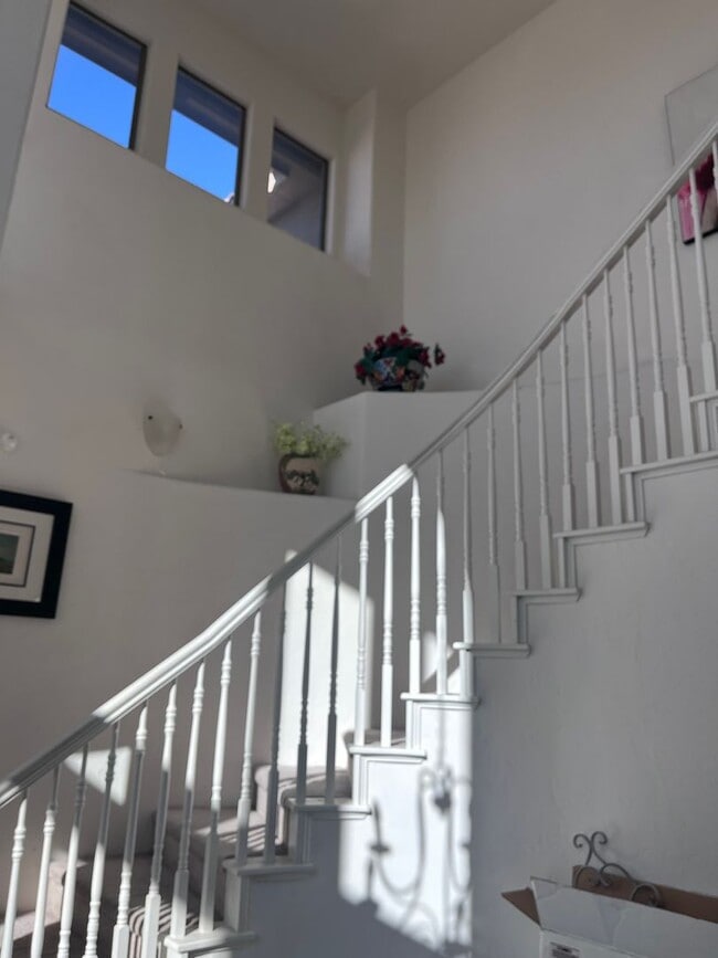 Building Photo - Beautiful