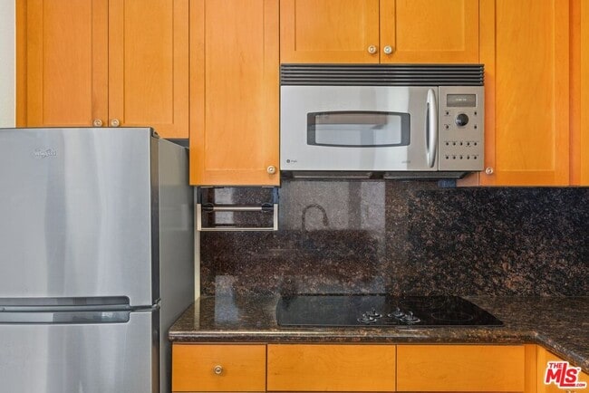 Building Photo - 1440 Veteran Ave