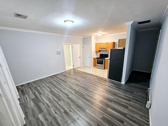 Building Photo - 61 Apple Ln