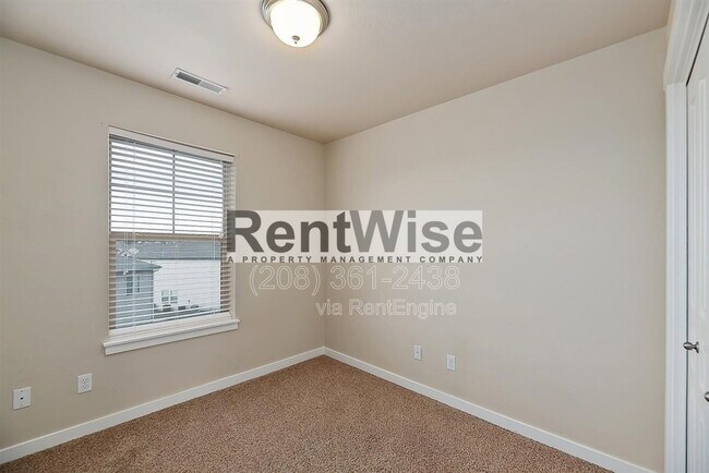 Building Photo - 8732 W Pine Valley Ln