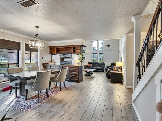 Building Photo - 702 Olde Oaks Dr