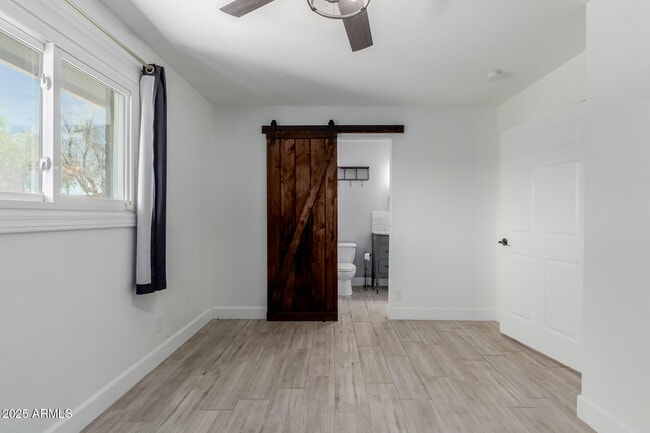 Building Photo - 1261 W La Jolla Dr