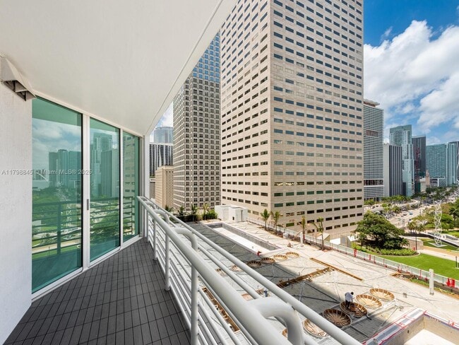 Building Photo - 325 S Biscayne Blvd