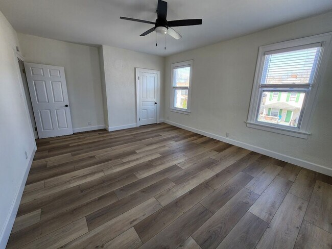 Building Photo - Spacious 4-bedroom house in Hamilton available mid-May