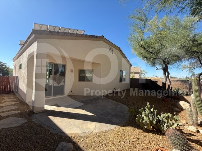 Building Photo - 137 E Calle Zavala