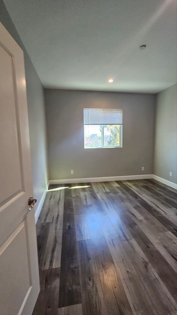 Building Photo - 1536 E