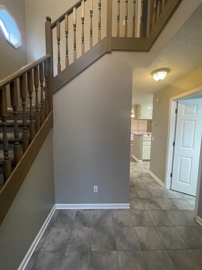 Building Photo - 212 Foxchase Ln