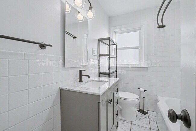 Building Photo - 3021 N Columbine St