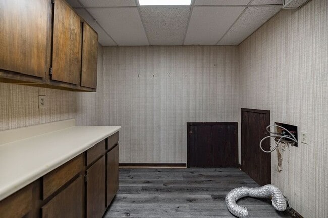 Building Photo - 265 Ponderosa Dr