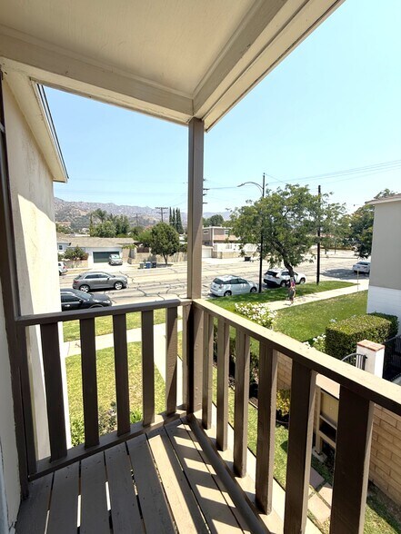 Building Photo - 1721 N Glenoaks Blvd