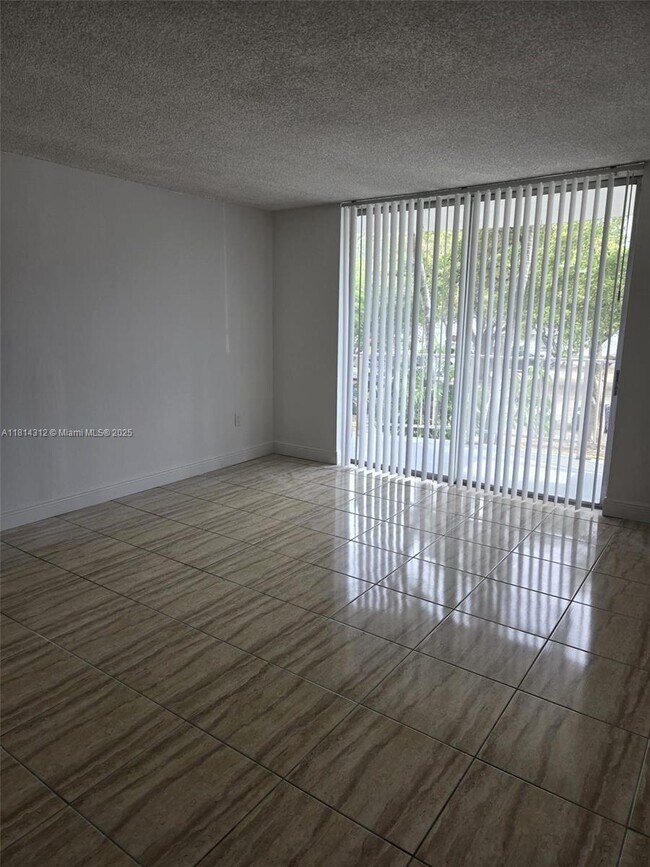 Building Photo - 496 NW 165th St