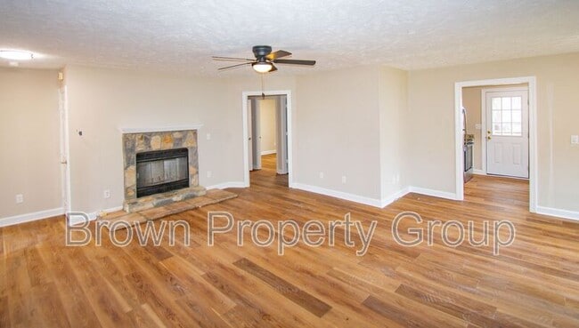 Building Photo - 6580 Applewhite Rd