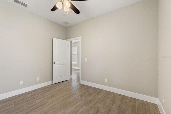 Building Photo - 205 Hyacinth Ct