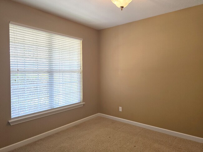 Building Photo - 932-p932 Windmill Pkwy