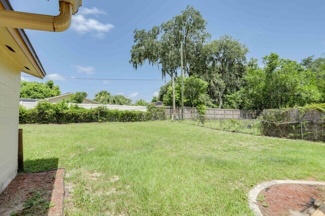 Building Photo - 3086 Bluebrook Dr