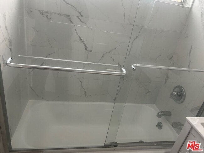 Building Photo - 3603 Mentone Ave