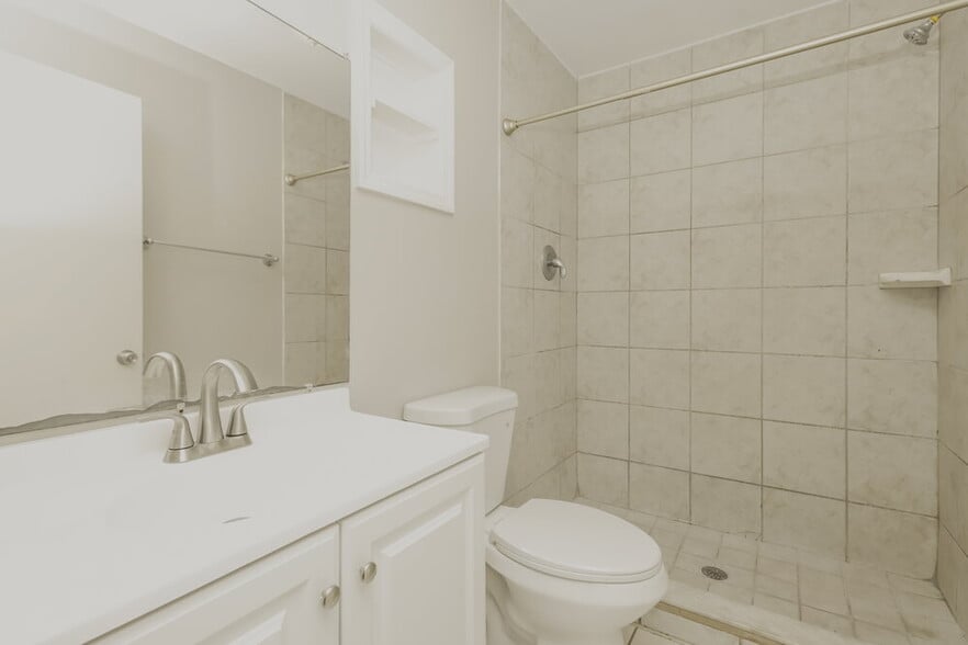 Building Photo - 5407 3rd St W