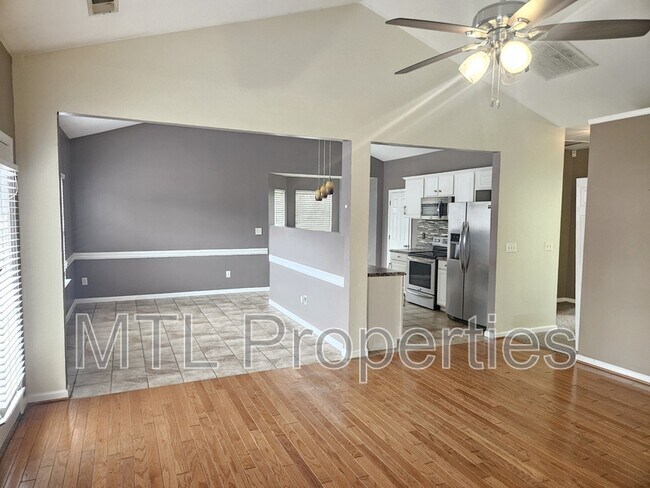 Building Photo - 2717 Hartley Hills Dr