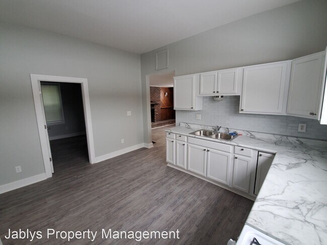 Building Photo - 3 br, 1 bath House - 902 Park Ave