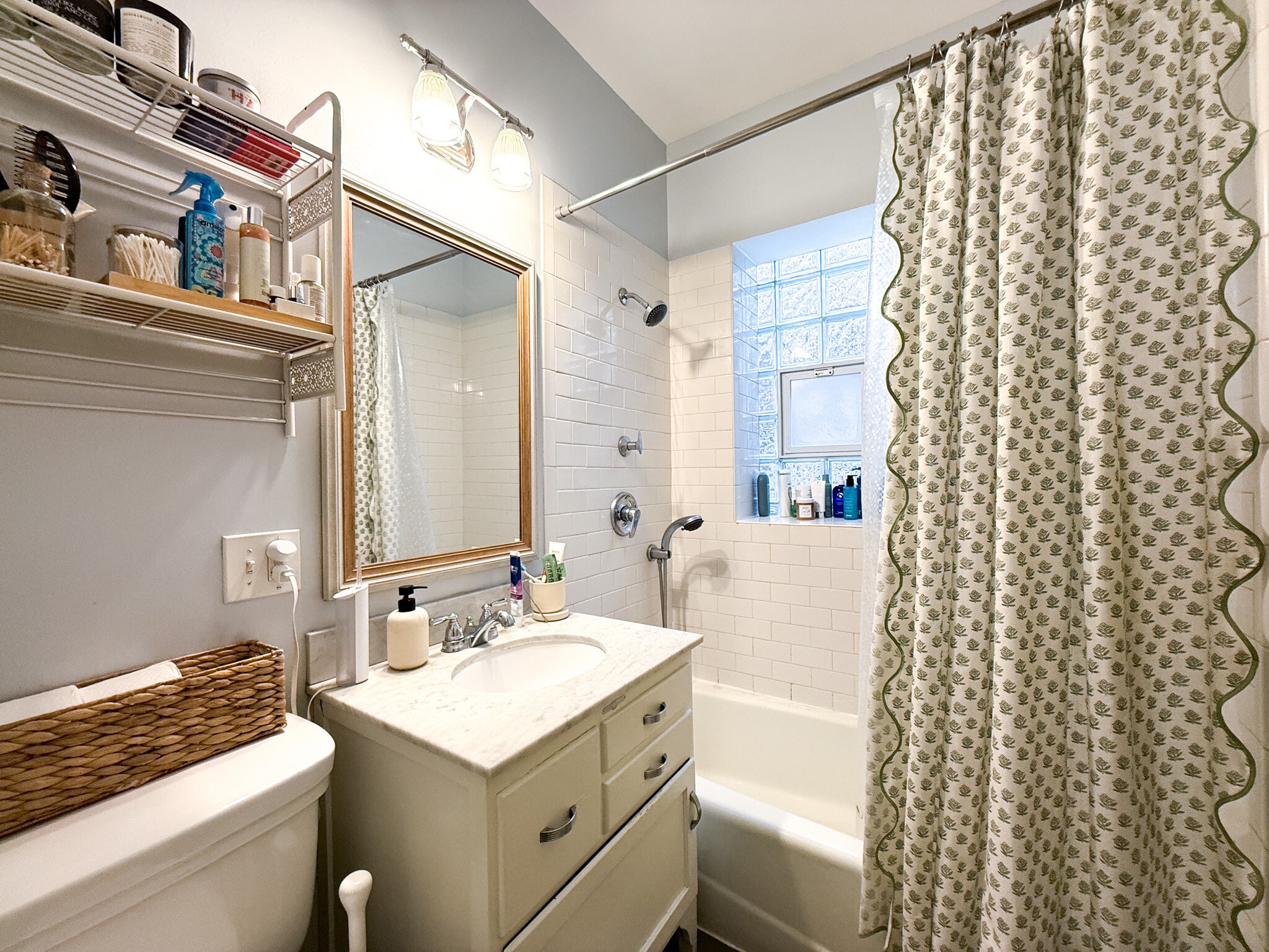 Building Photo - 3008 W George St