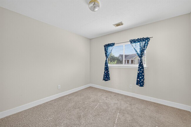 Building Photo - 15859 E Park Ct