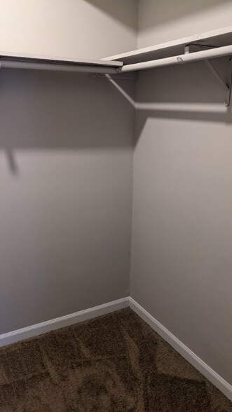 Building Photo - 5509 Estates Ct