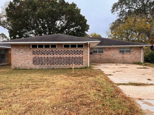 Primary Photo - 6709 Sandpiper Dr