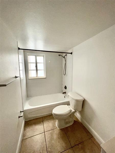 Building Photo - 5221 Geneva Way