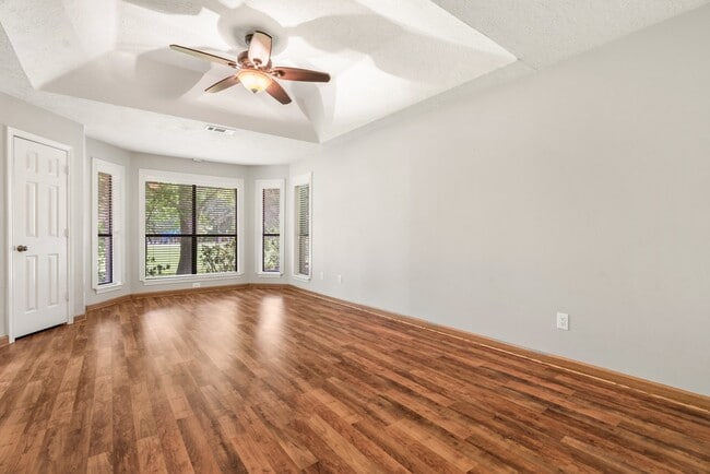 Building Photo - 3127 Lake Island Dr