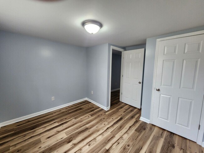 Building Photo - 3 bed 1 Bath Home Mount Airy
