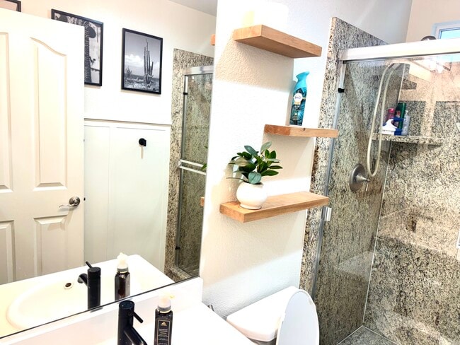 Building Photo - 464 W Callado Ave