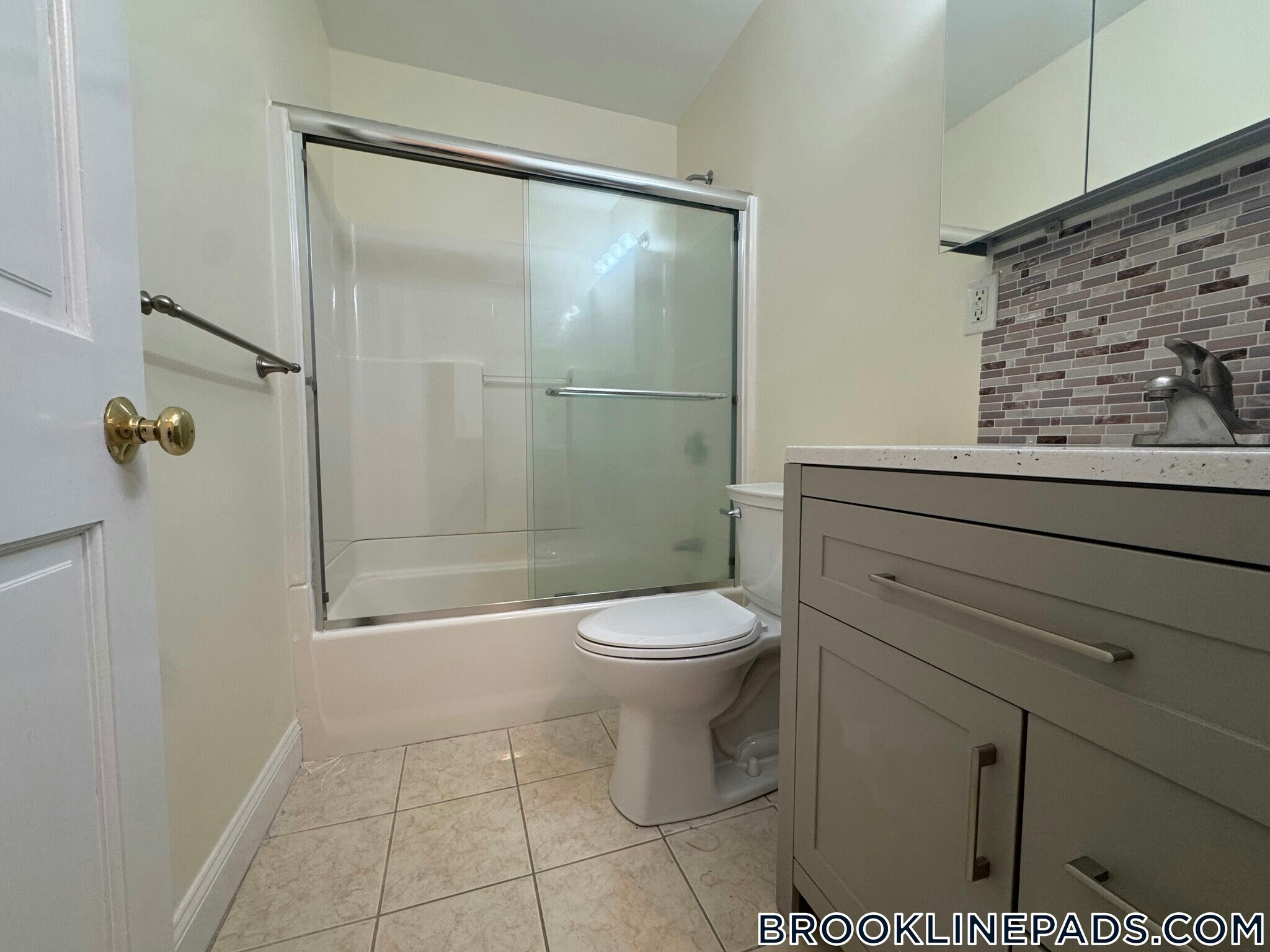 Building Photo - 1801 Beacon St