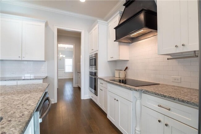 Building Photo - Spacious & Stylish 4BD Home with Loft in C...