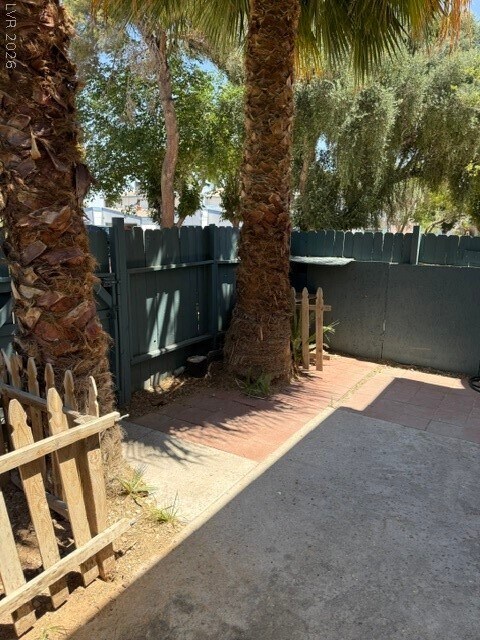 Building Photo - 4264 White Sands Ave