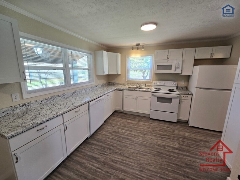 Building Photo - 311 Choate Cemetery Rd