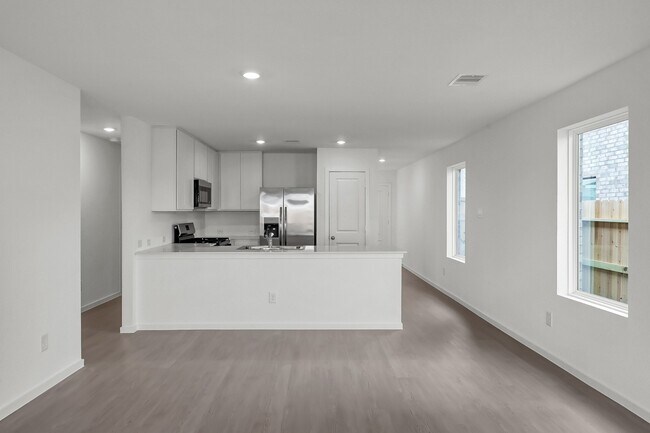 Building Photo - 16811-16811 Old Wagon Wy