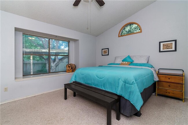 Building Photo - 3008 Birch Dr