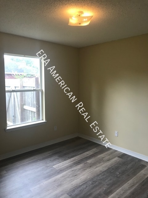 Building Photo - 1306 Jeffrine Dr