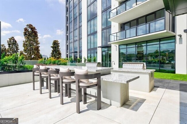 Building Photo - 2425 Peachtree Rd NE