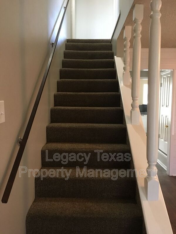 Building Photo - 1409 Courtney Pl