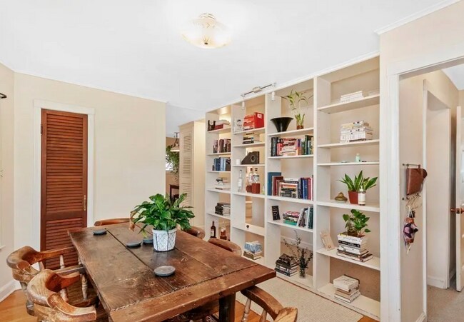 Building Photo - 33 Preston Rd