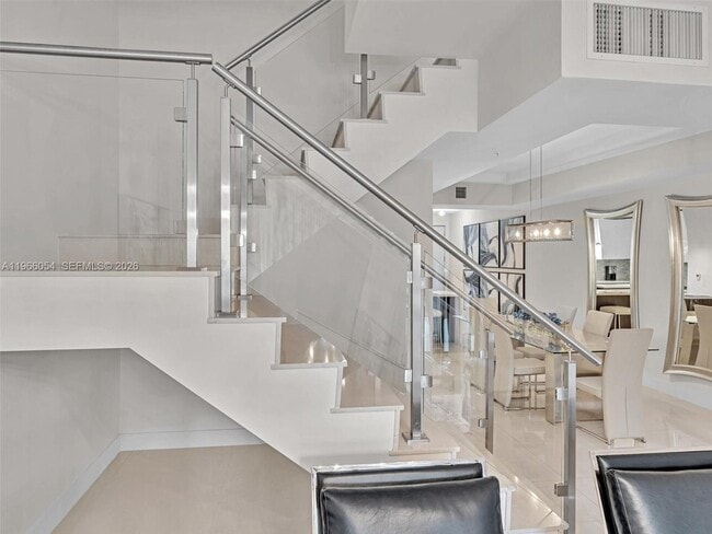 Building Photo - 3040 N Ocean Blvd