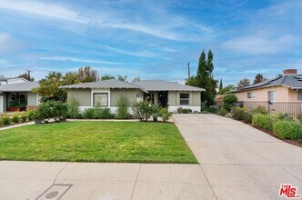 Building Photo - 6939 Noble Ave