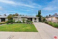 Building Photo - 6939 Noble Ave