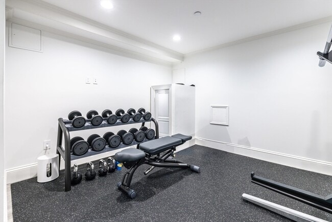 Building Photo - 5 Marlborough St