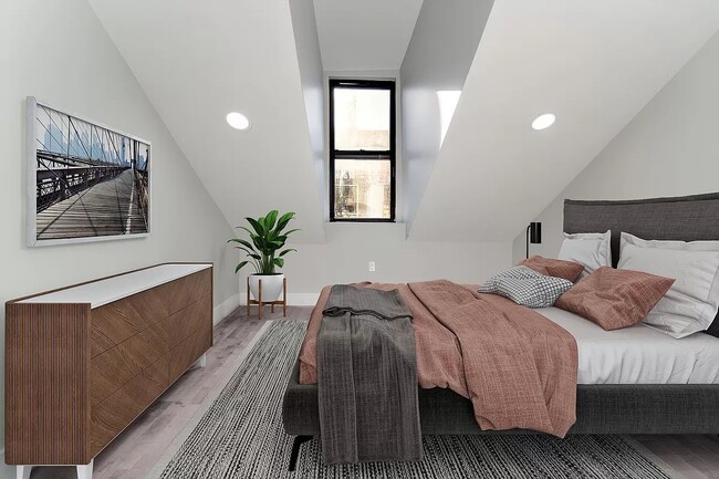 Building Photo - 20 Saint Marks Place