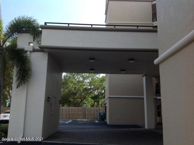 Building Photo - 161 Majestic Bay Ave