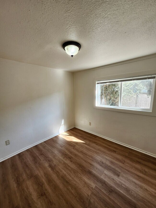 Building Photo - 1977 N F St