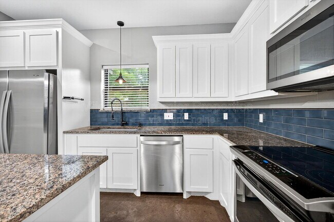 Building Photo - 211 W Murray St